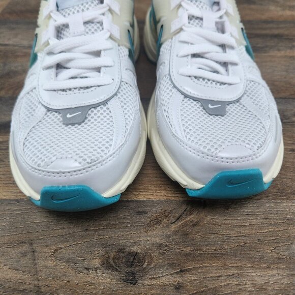 Nike V2K Run Size 8 Womens White Dusty Cactus Teal Running Casual Shoes - Picture 7 of 15